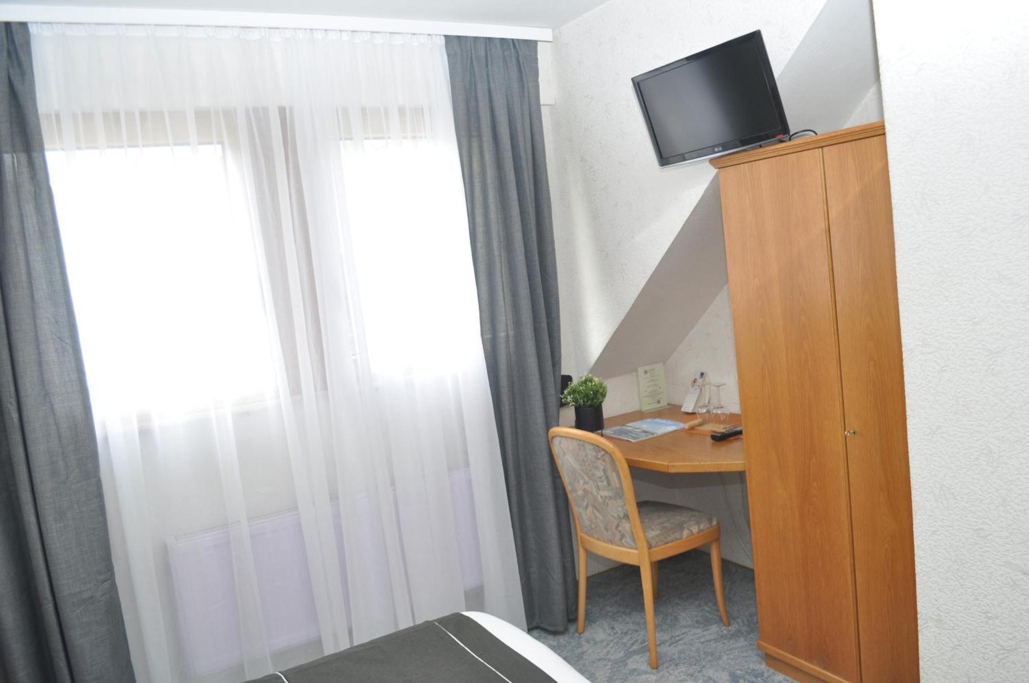Hotel Kuehns Muehle Oestrich-Winkel Exteriör bild