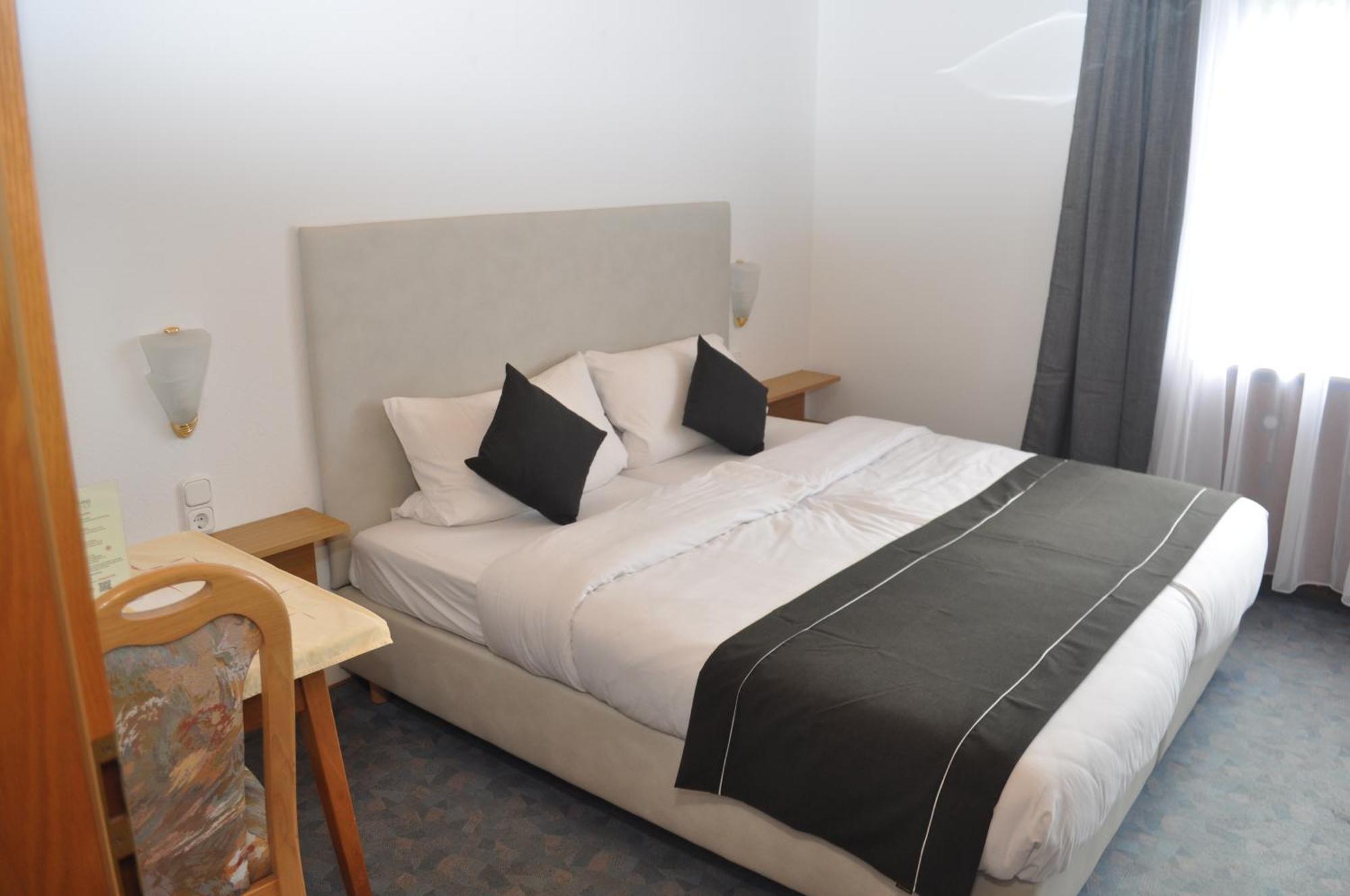 Hotel Kuehns Muehle Oestrich-Winkel Exteriör bild